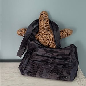 Lug Camper Crossbody Bag, camo- EUC